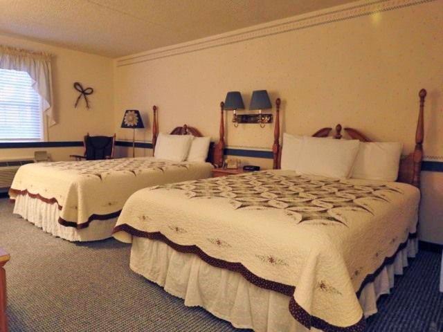 Country Living Inn Smoketown  Extérieur photo