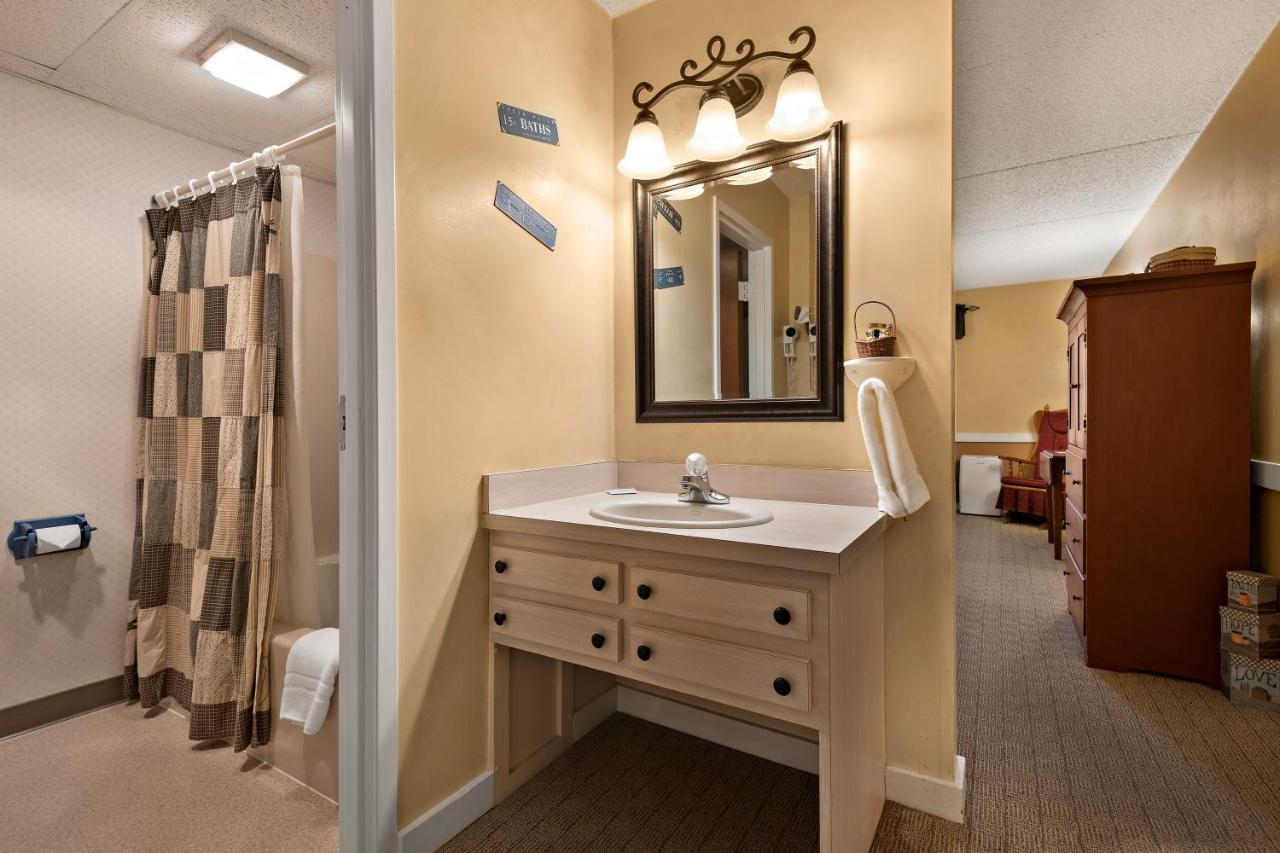 Country Living Inn Smoketown  Extérieur photo