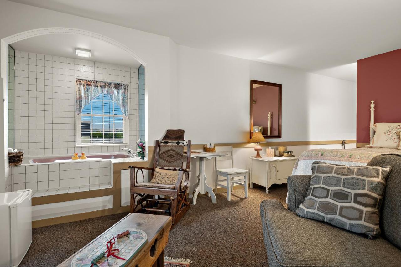 Country Living Inn Smoketown  Extérieur photo