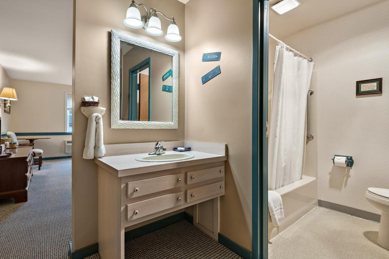 Country Living Inn Smoketown  Extérieur photo